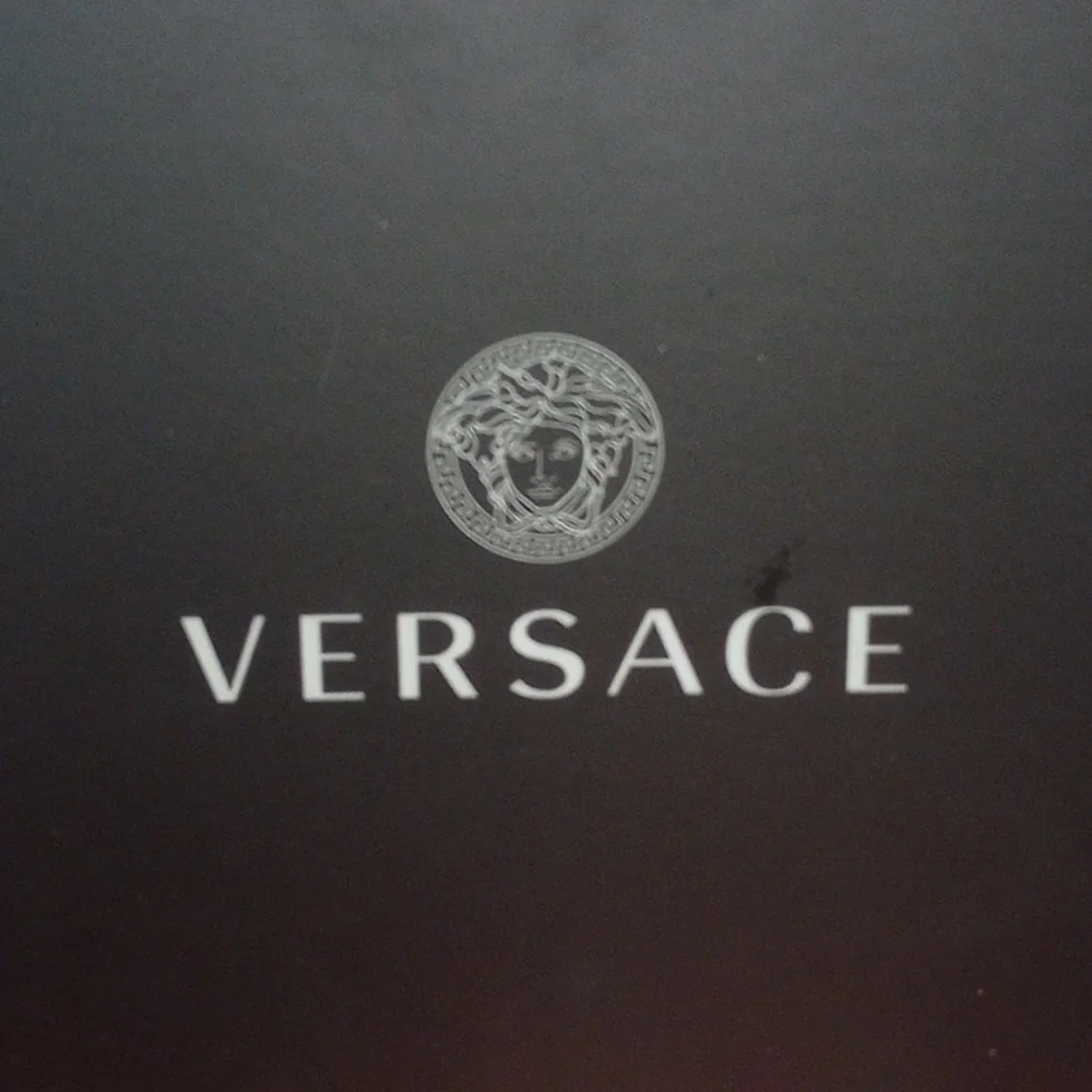 Versace Gift Box with Tissue Paper - Picture 4 of 14
